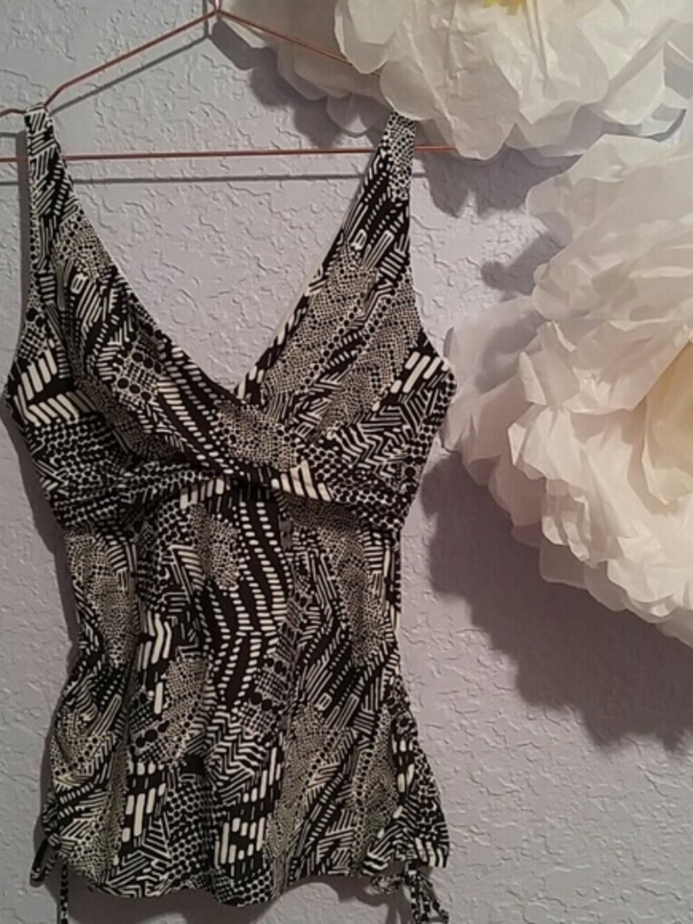Captiva SZ M Y2K, Black Cream V-neck Ruched Sides Lined Bra Tankini Top